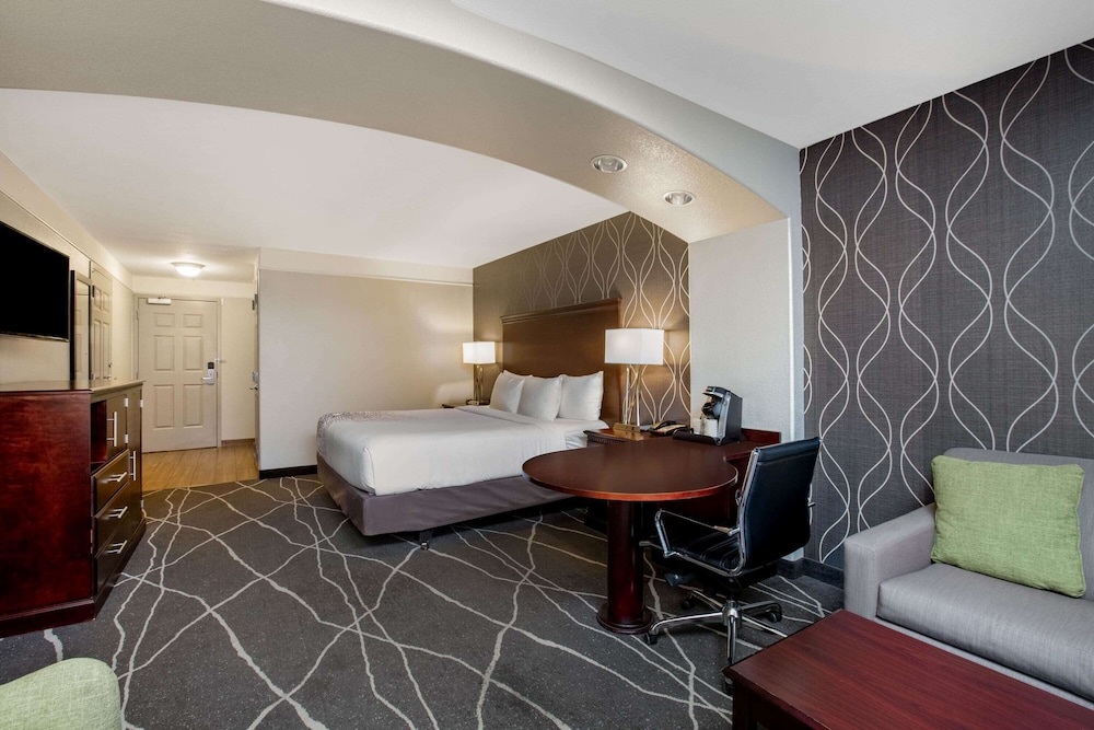 fairfield by marriott inn and suites fresno river park