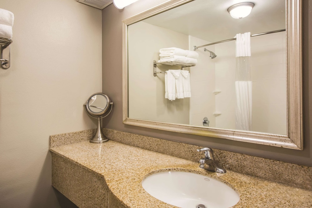 fairfield by marriott inn and suites fresno river park