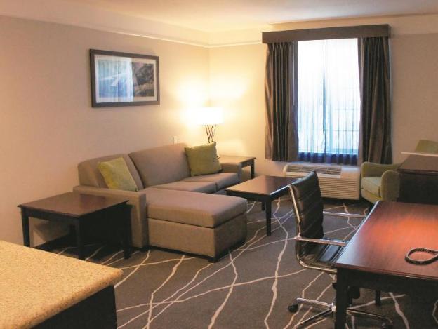 fairfield by marriott inn and suites fresno river park