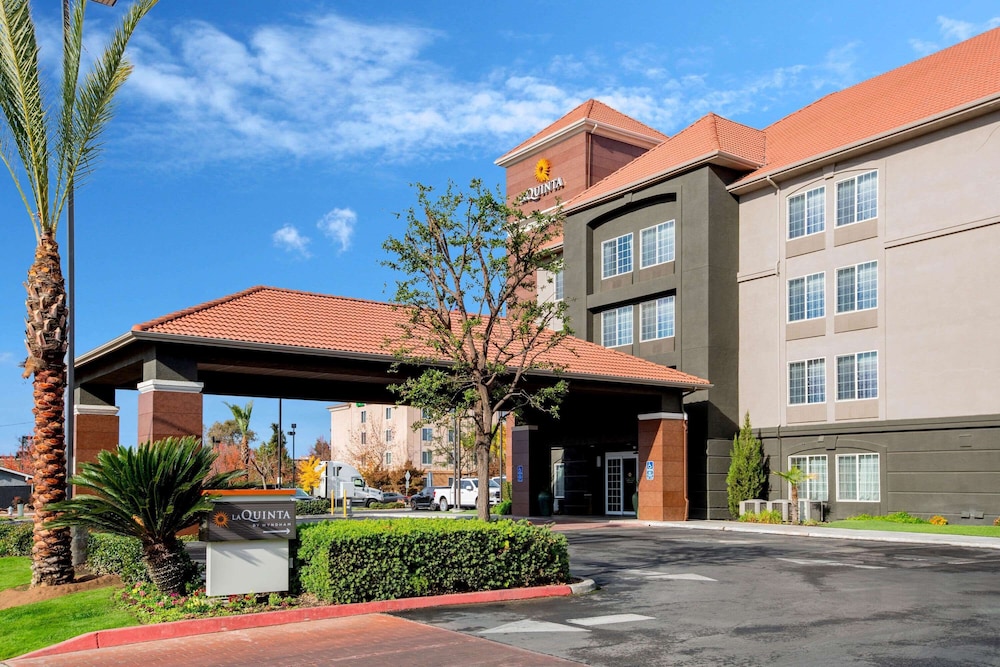 fairfield by marriott inn and suites fresno river park