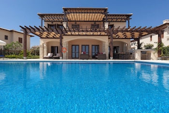 aphrodite hills golf and spa resort residences mythos villas