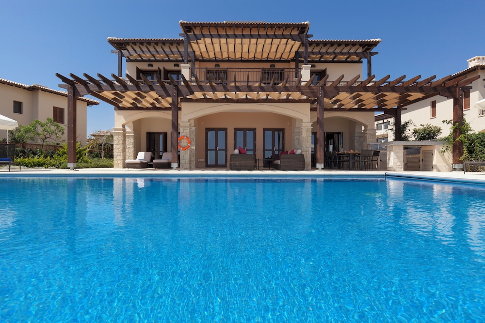 aphrodite hills golf and spa resort residences mythos villas