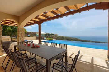 aphrodite hills golf and spa resort residences mythos villas