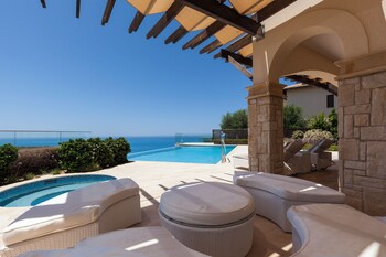 aphrodite hills golf and spa resort residences mythos villas