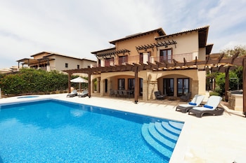 aphrodite hills golf and spa resort residences mythos villas