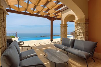 aphrodite hills golf and spa resort residences mythos villas