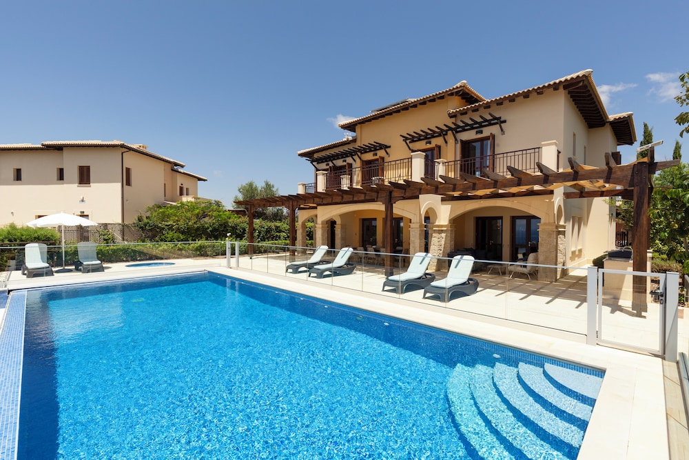 aphrodite hills golf and spa resort residences mythos villas
