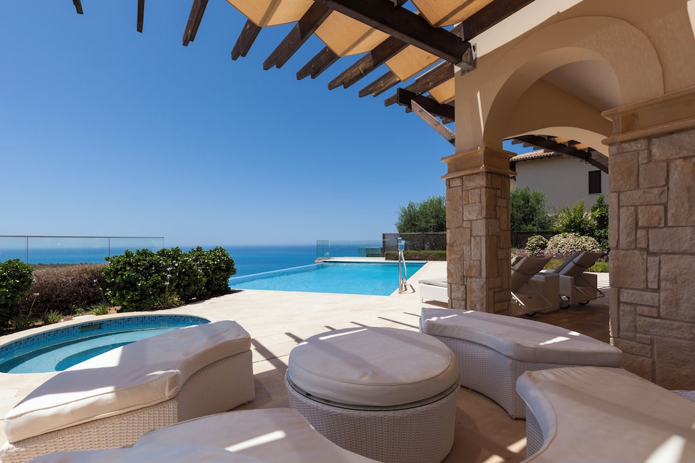 aphrodite hills golf and spa resort residences mythos villas