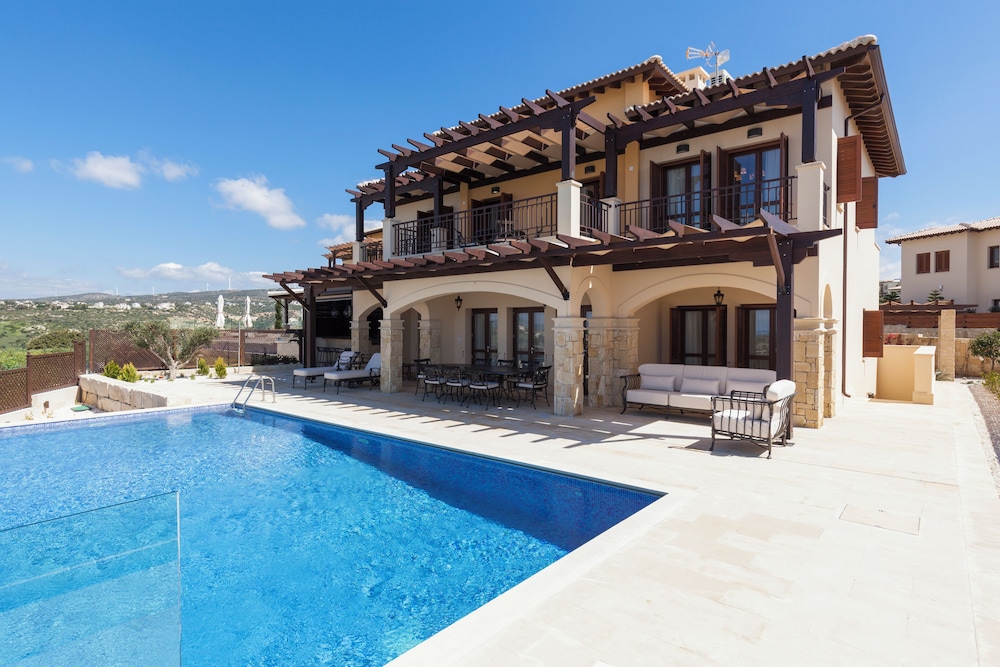 aphrodite hills golf and spa resort residences mythos villas