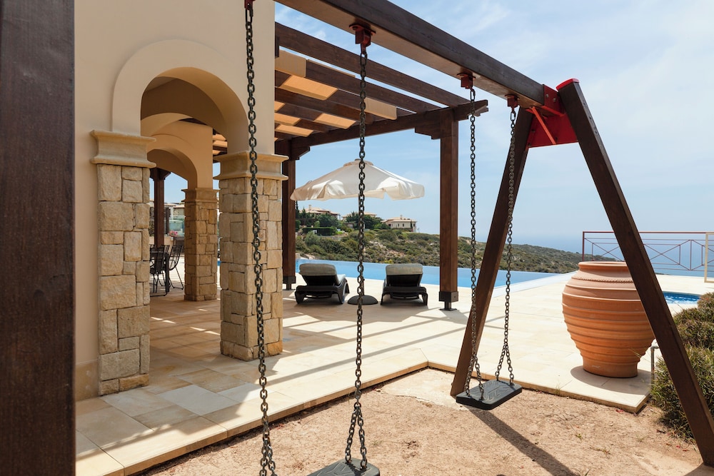 aphrodite hills golf and spa resort residences mythos villas