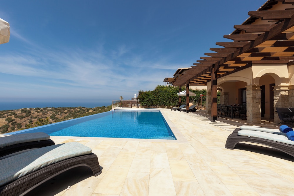 aphrodite hills golf and spa resort residences mythos villas