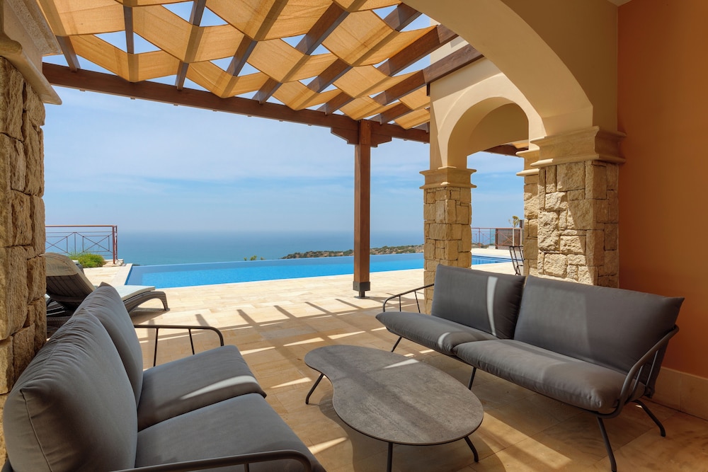 aphrodite hills golf and spa resort residences mythos villas