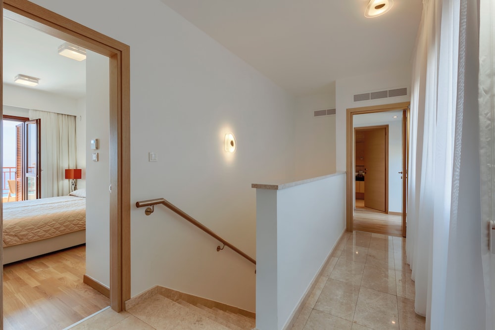 aphrodite hills golf and spa resort residences mythos villas