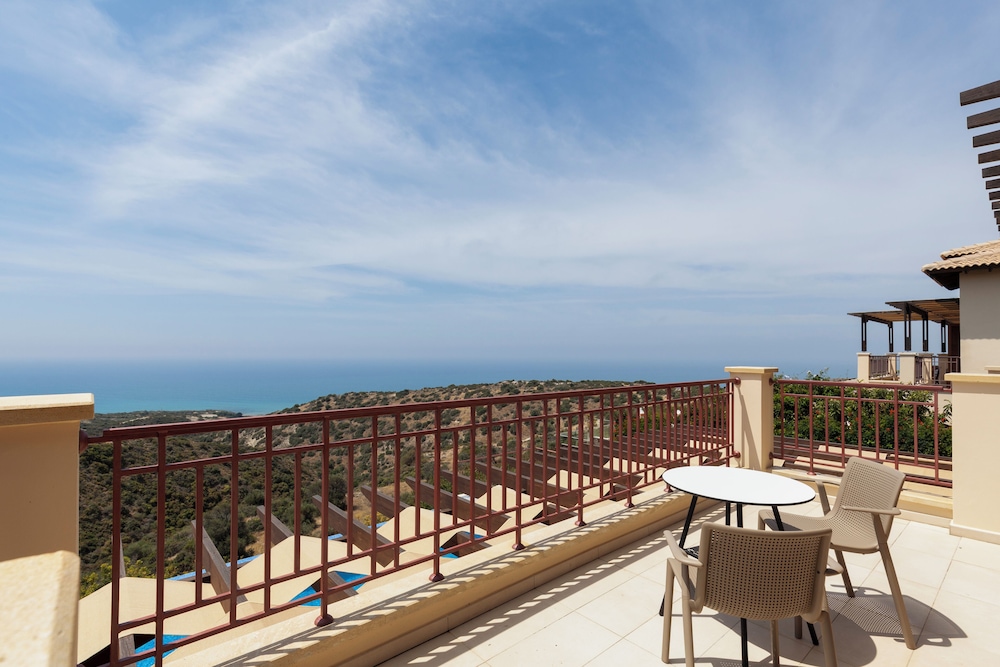aphrodite hills golf and spa resort residences mythos villas