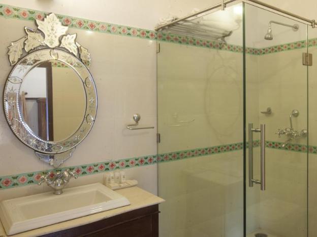 Lake Pichola,,3 star