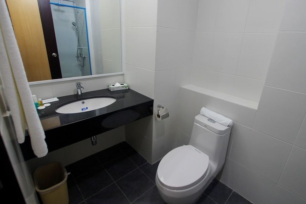 imperial suites miri