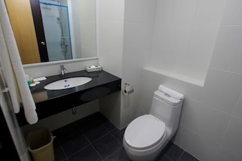 imperial suites miri
