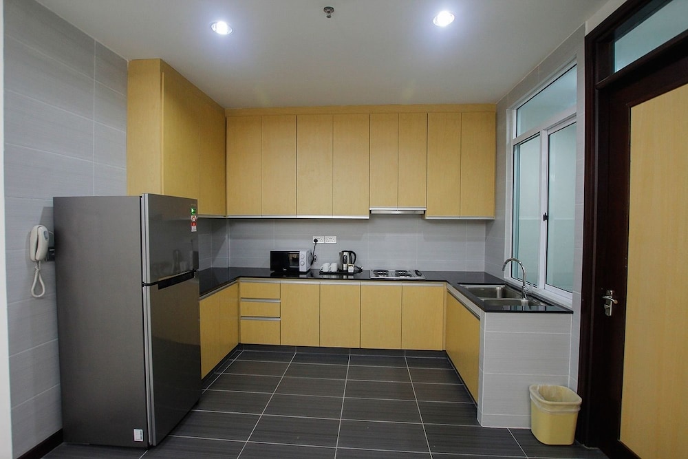 imperial suites miri