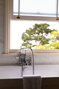 harbour hotel christchurch