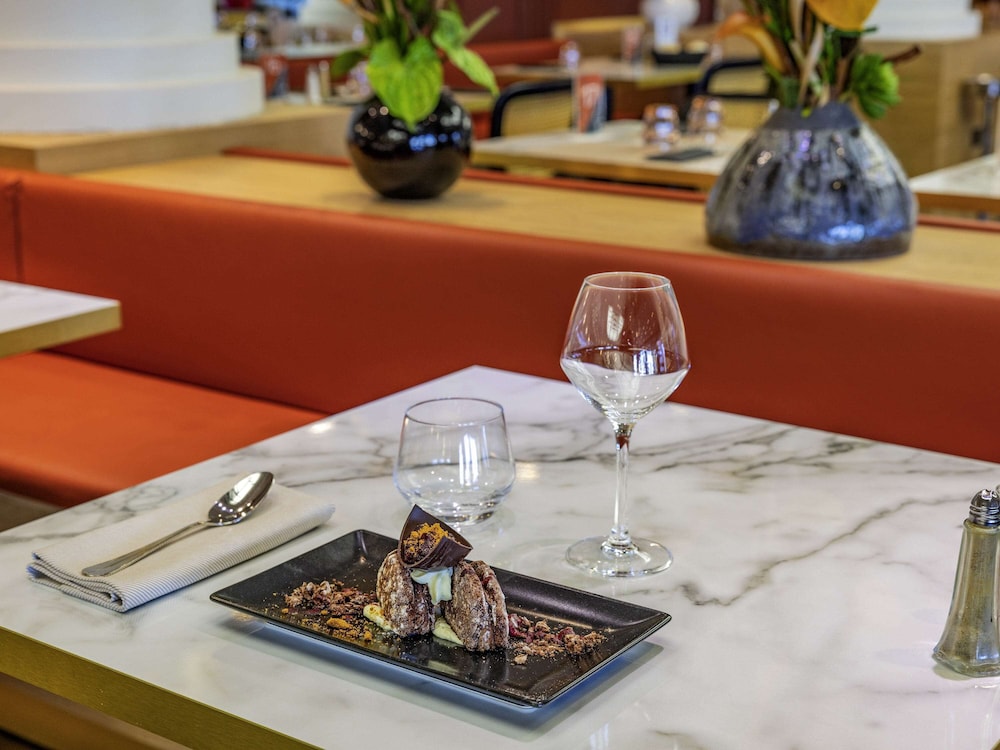 mercure lyon est villefontaine