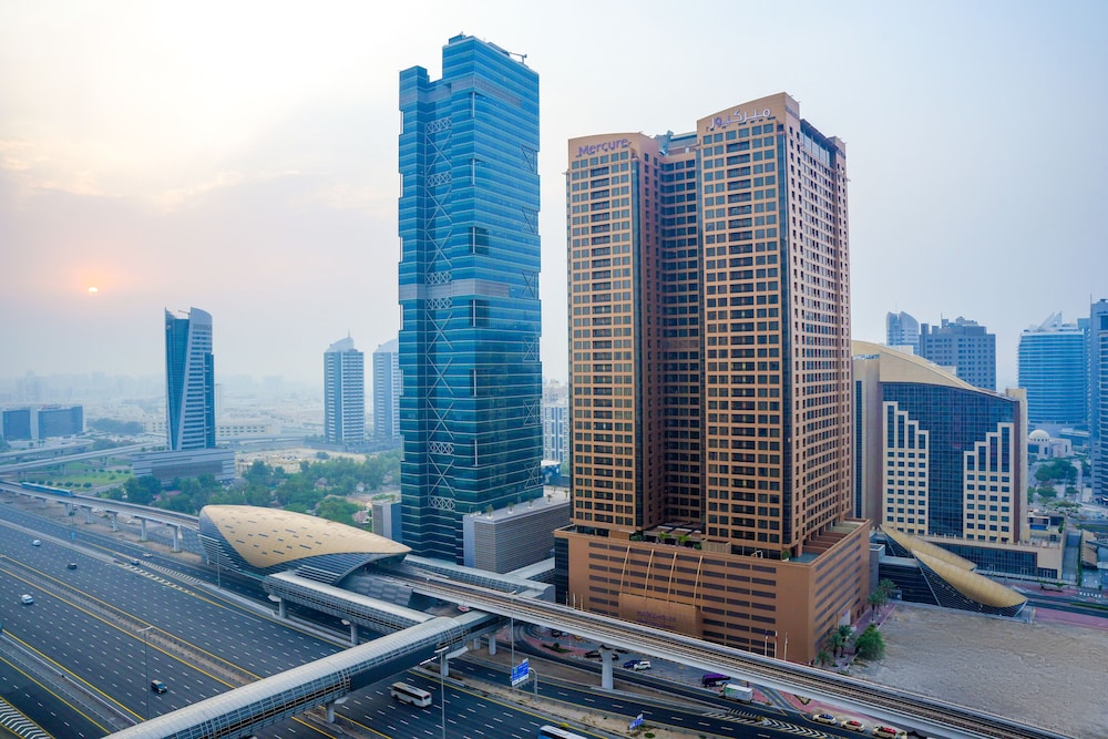 mercure suites dubai barsha heights
