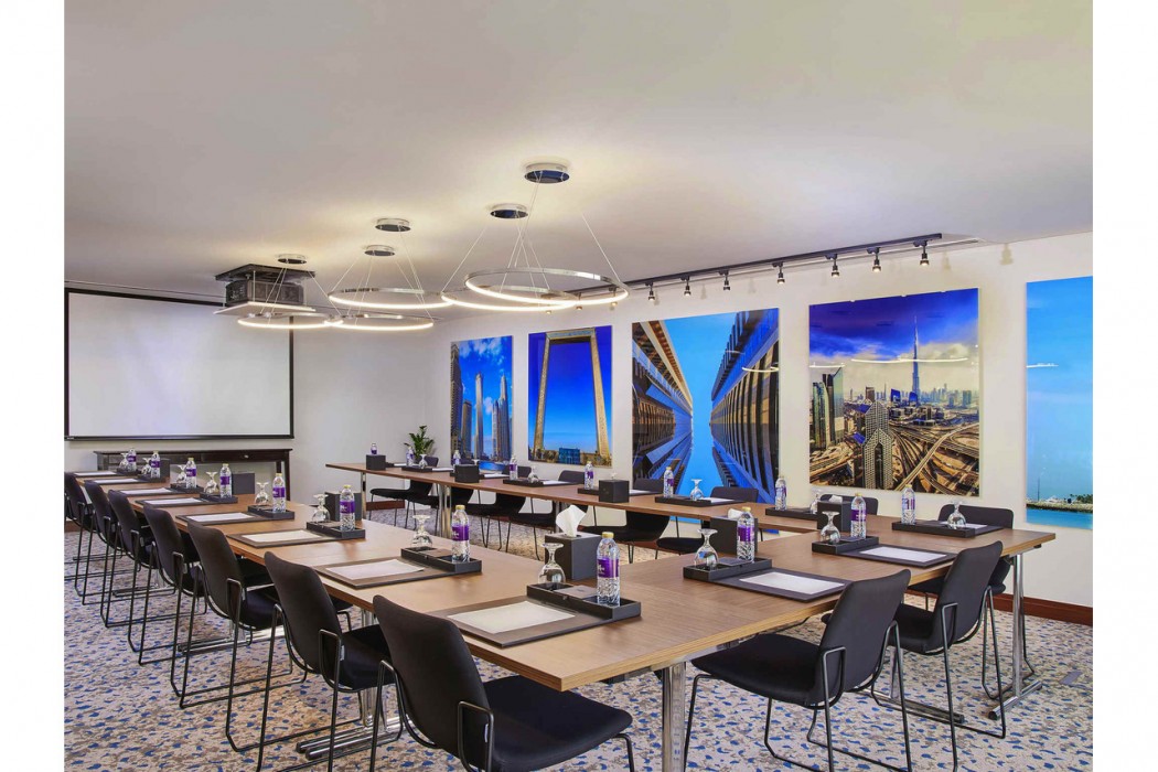 mercure suites dubai barsha heights