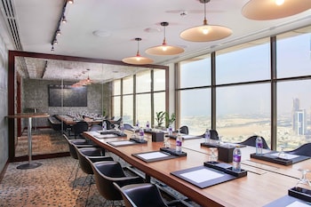 mercure suites dubai barsha heights