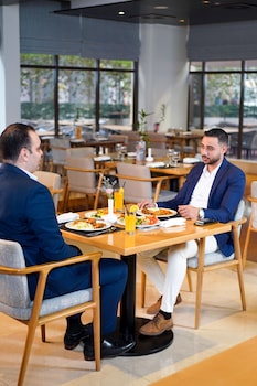 mercure suites dubai barsha heights