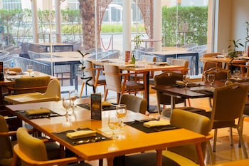 mercure suites dubai barsha heights