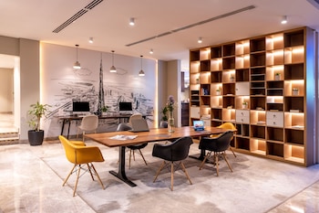 mercure suites dubai barsha heights