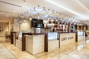 mercure suites dubai barsha heights