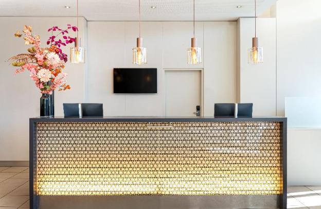 leonardo hotel salzburg airport
