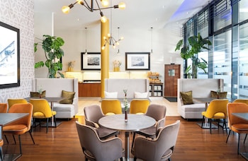 leonardo hotel salzburg airport
