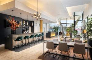 leonardo hotel salzburg airport
