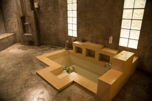 the hideaway pariya haad yuan ko pha ngan