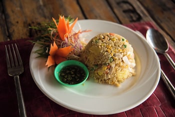 the hideaway pariya haad yuan ko pha ngan