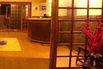 mountain lodges of nepal monjo