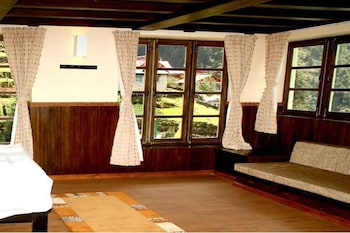 mountain lodges of nepal monjo