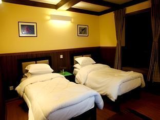 mountain lodges of nepal namche