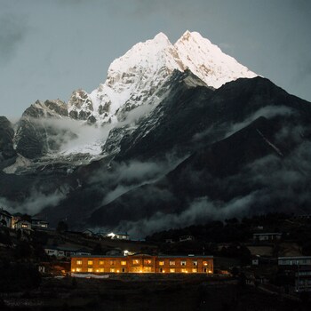 mountain lodges of nepal namche