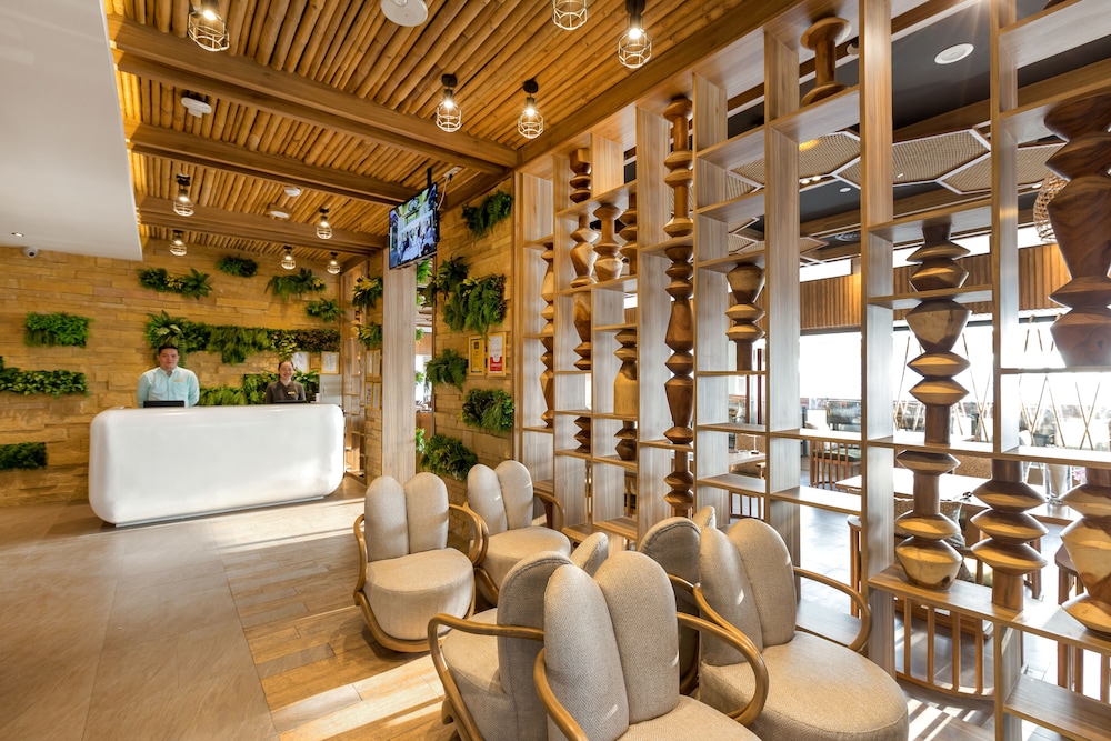 journeyhub phuket patong