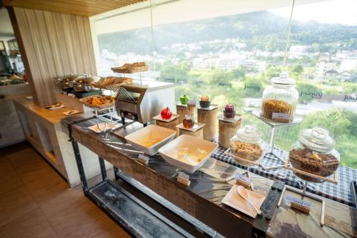 journeyhub phuket patong