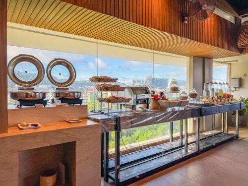 journeyhub phuket patong