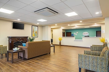Suburban Studios Monaca - Pittsburgh,Center Township>>Beaver,2 star