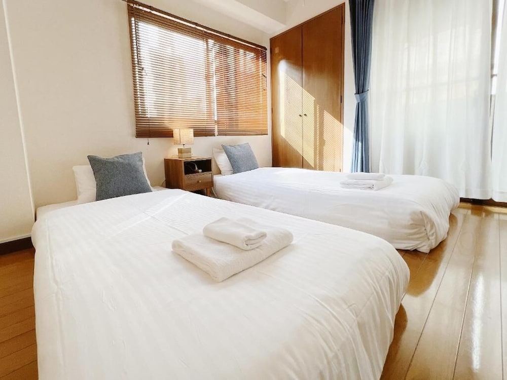 pine tree hotel