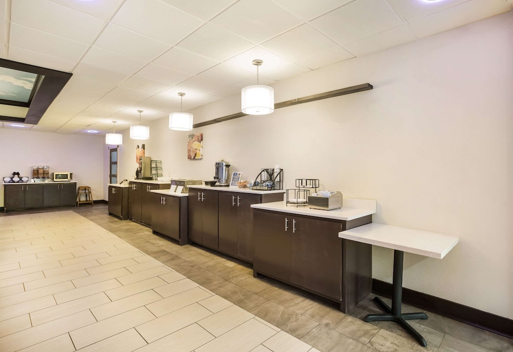 best western atlanta cumberland galleria hotel