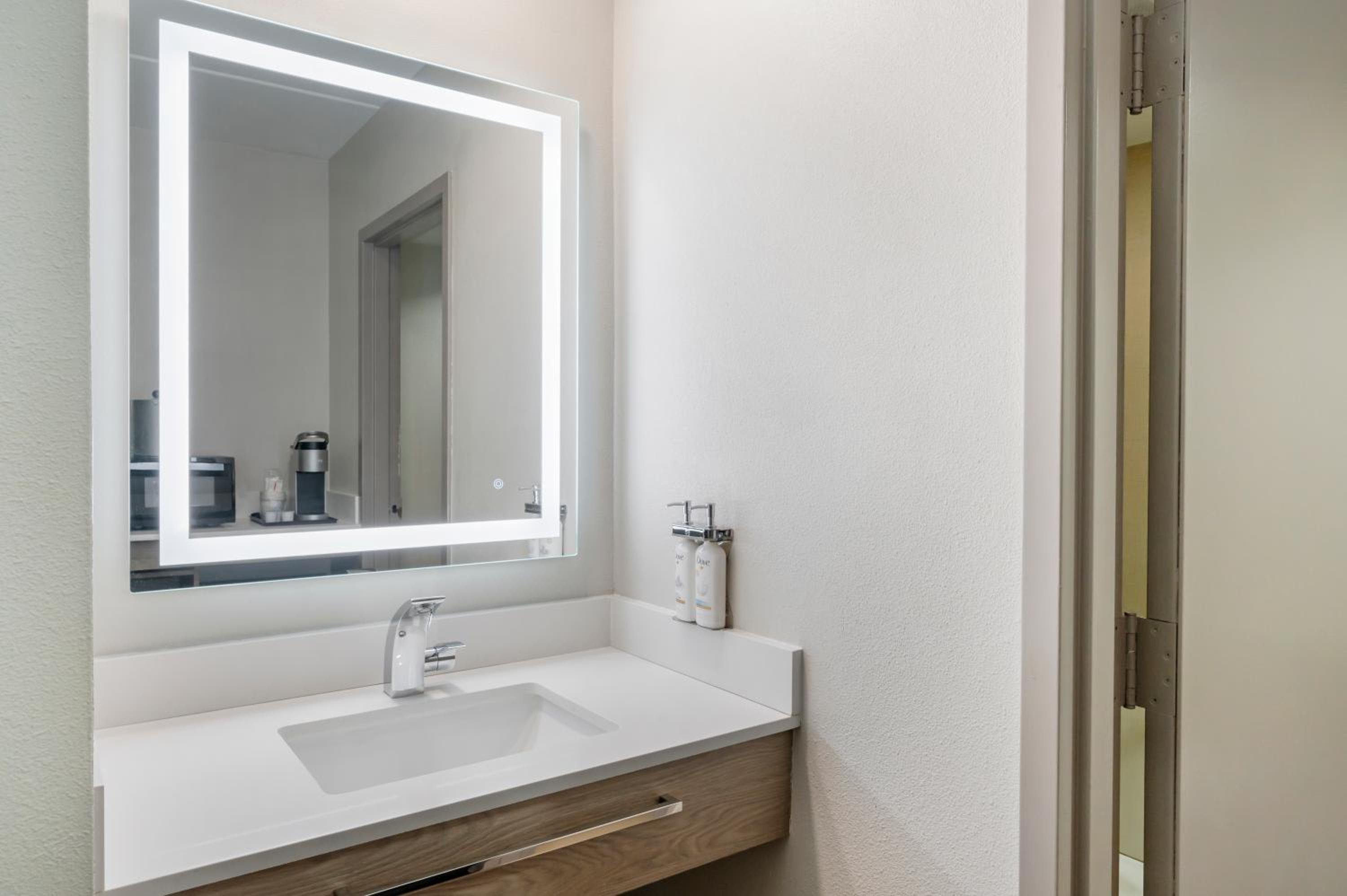 holiday inn express greencastle an ihg hotel
