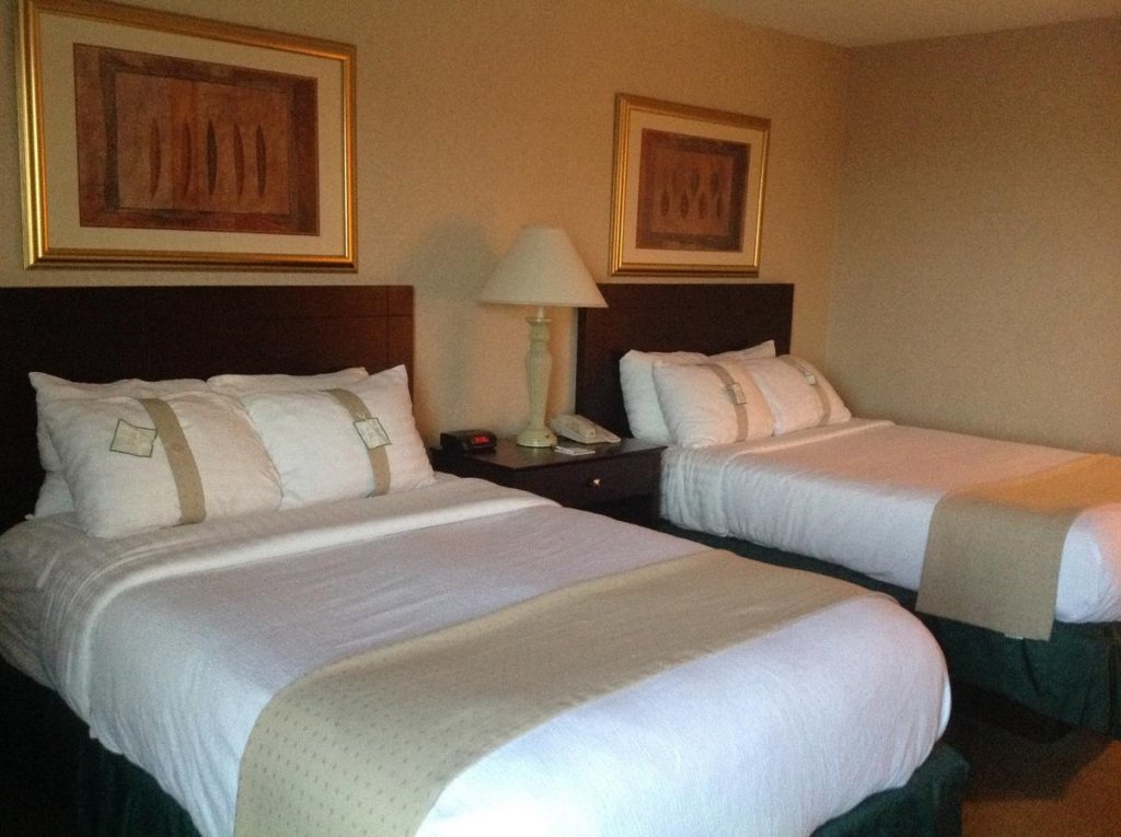 clarion pointe hopkinsville near the bruce convention center