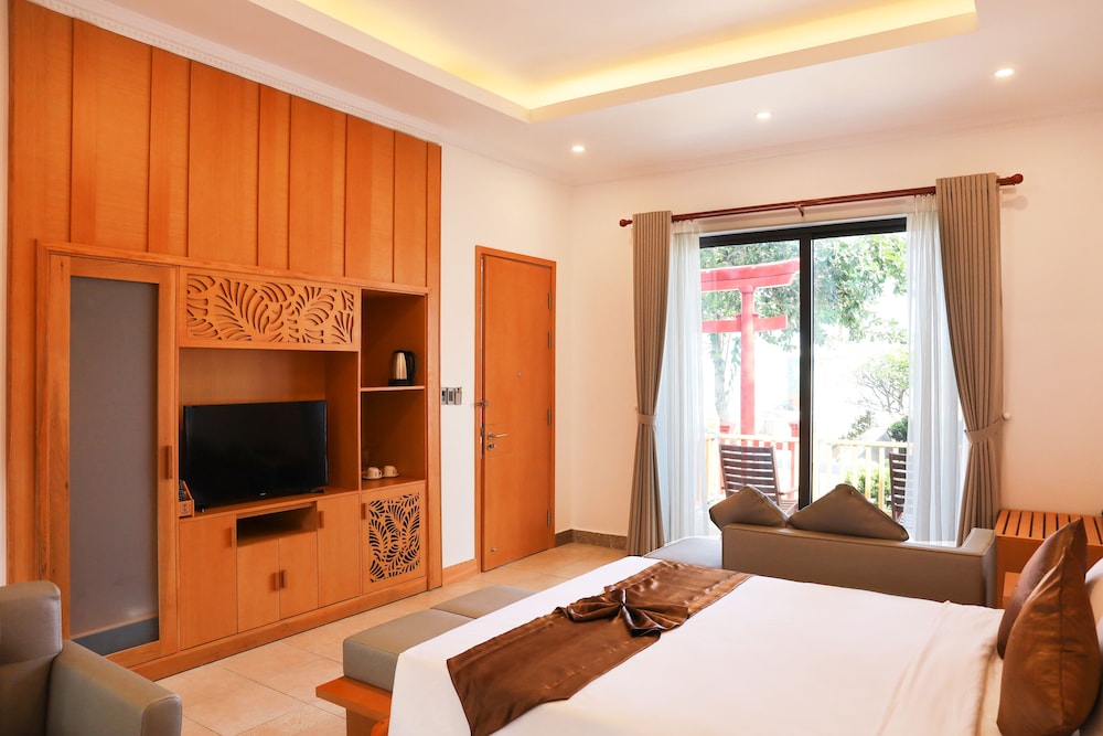 tran chau beach and resort