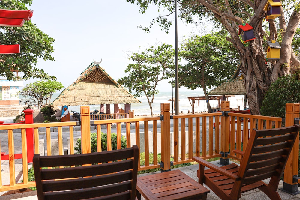 tran chau beach and resort